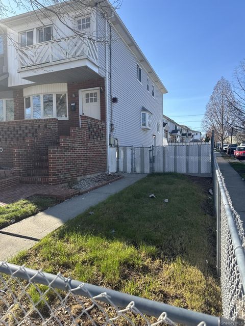 Photo of 311 Durant Avenue, Staten Island, NY 10308 (MLS # 985511)