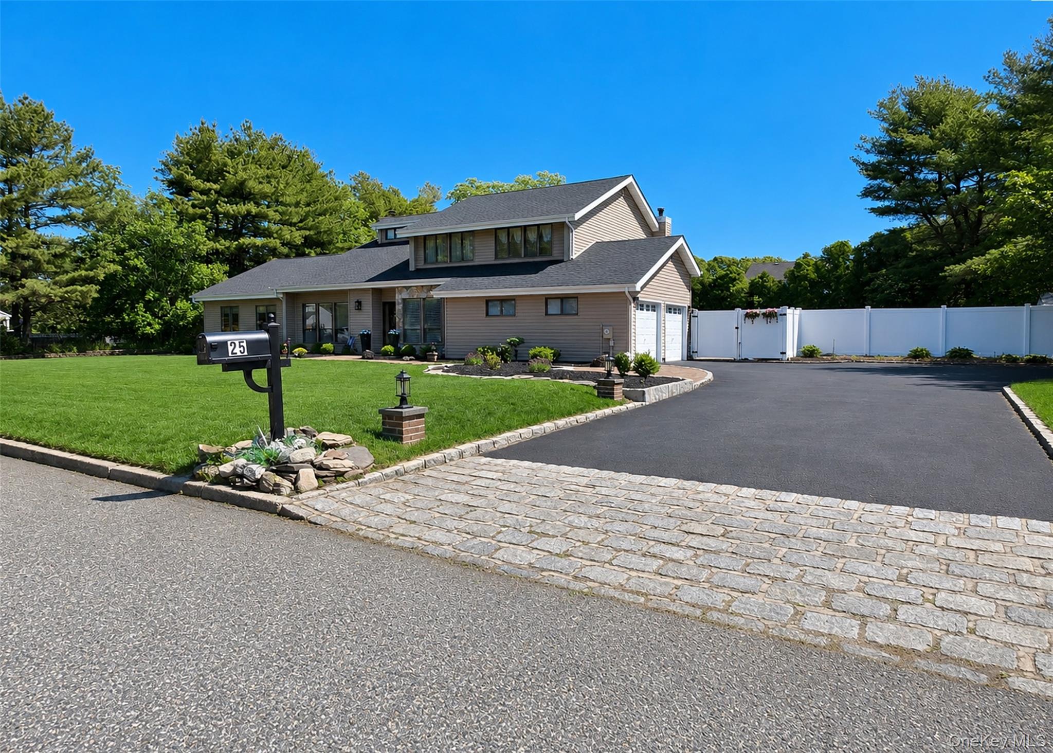 25 Vineyard Way