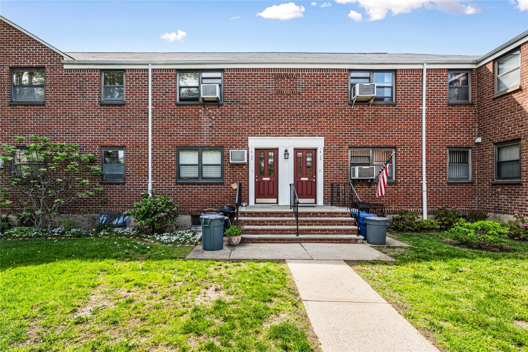 163rd Street 6-348, Whitestone, Queens, NY - 3 Bedrooms  
1 Bathrooms  
6 Rooms - 