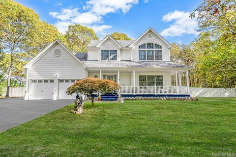 Photo of 22 Jerusalem Hollow Road, Manorville, NY 11949 (MLS # 960451)