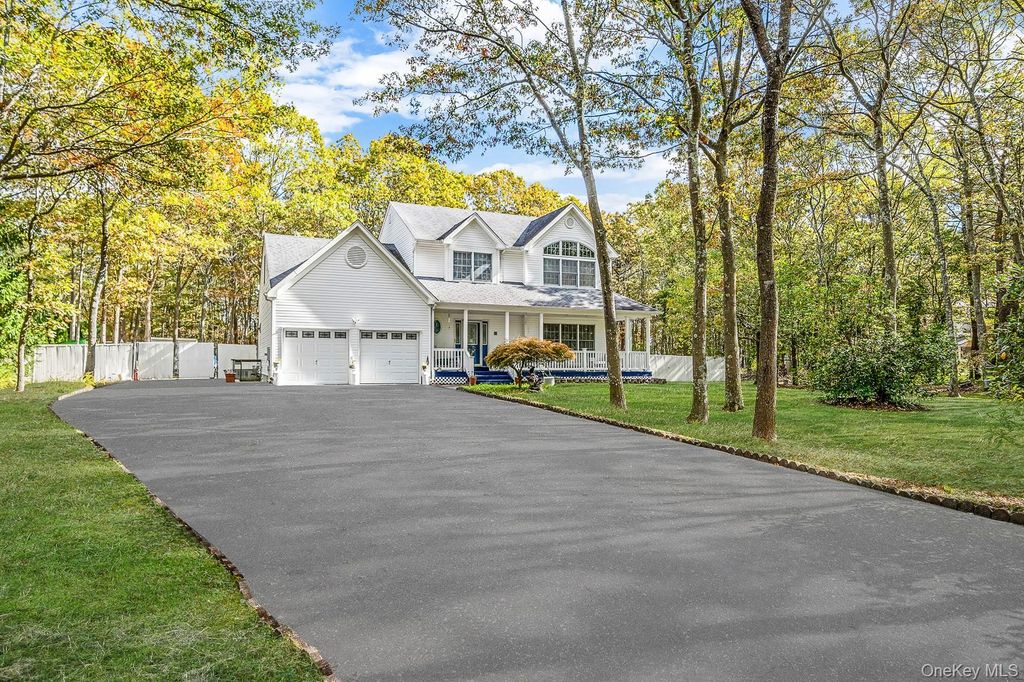 Photo of 22 Jerusalem Hollow Road, Manorville, NY 11949 (MLS # 960451)