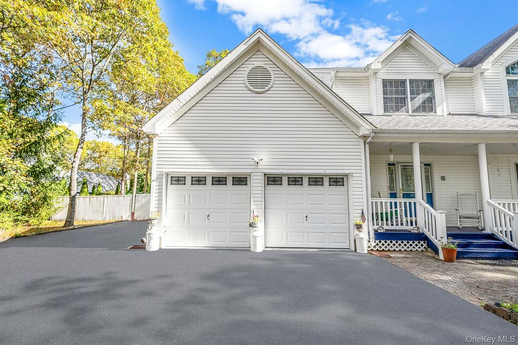 Photo of 22 Jerusalem Hollow Road, Manorville, NY 11949 (MLS # 960451)