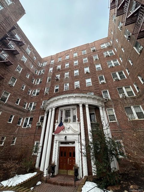 Homes For Sale - 118-11 84th Avenue #418<br/> Queens County, Kew Gardens, NY 11415