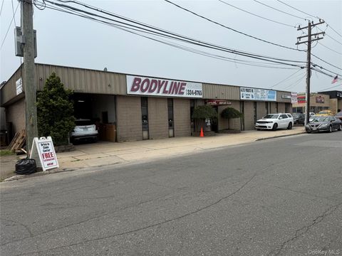 75 Urban Avenue Westbury NY 11590