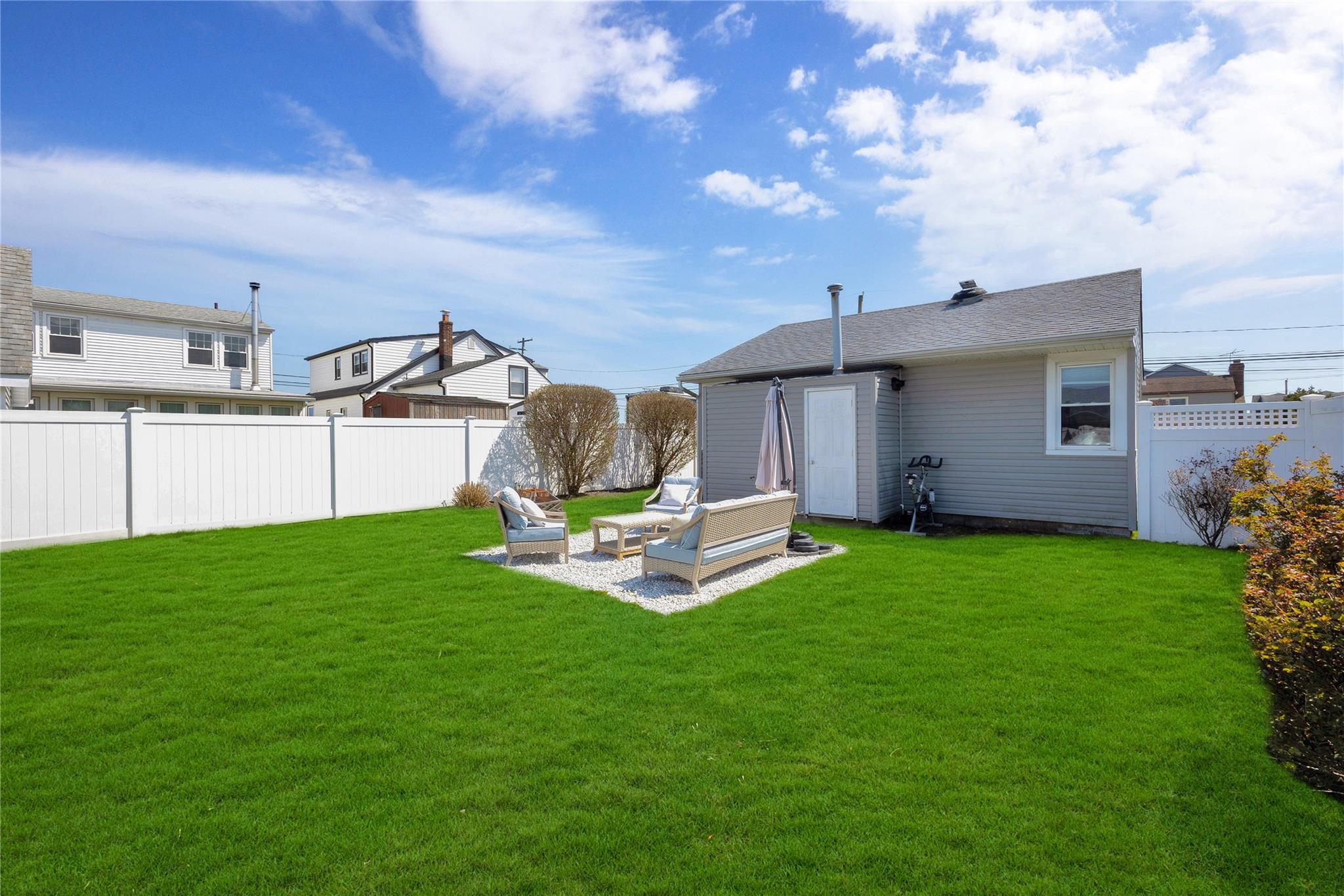 3 Kent Place, Amityville, New York image 15