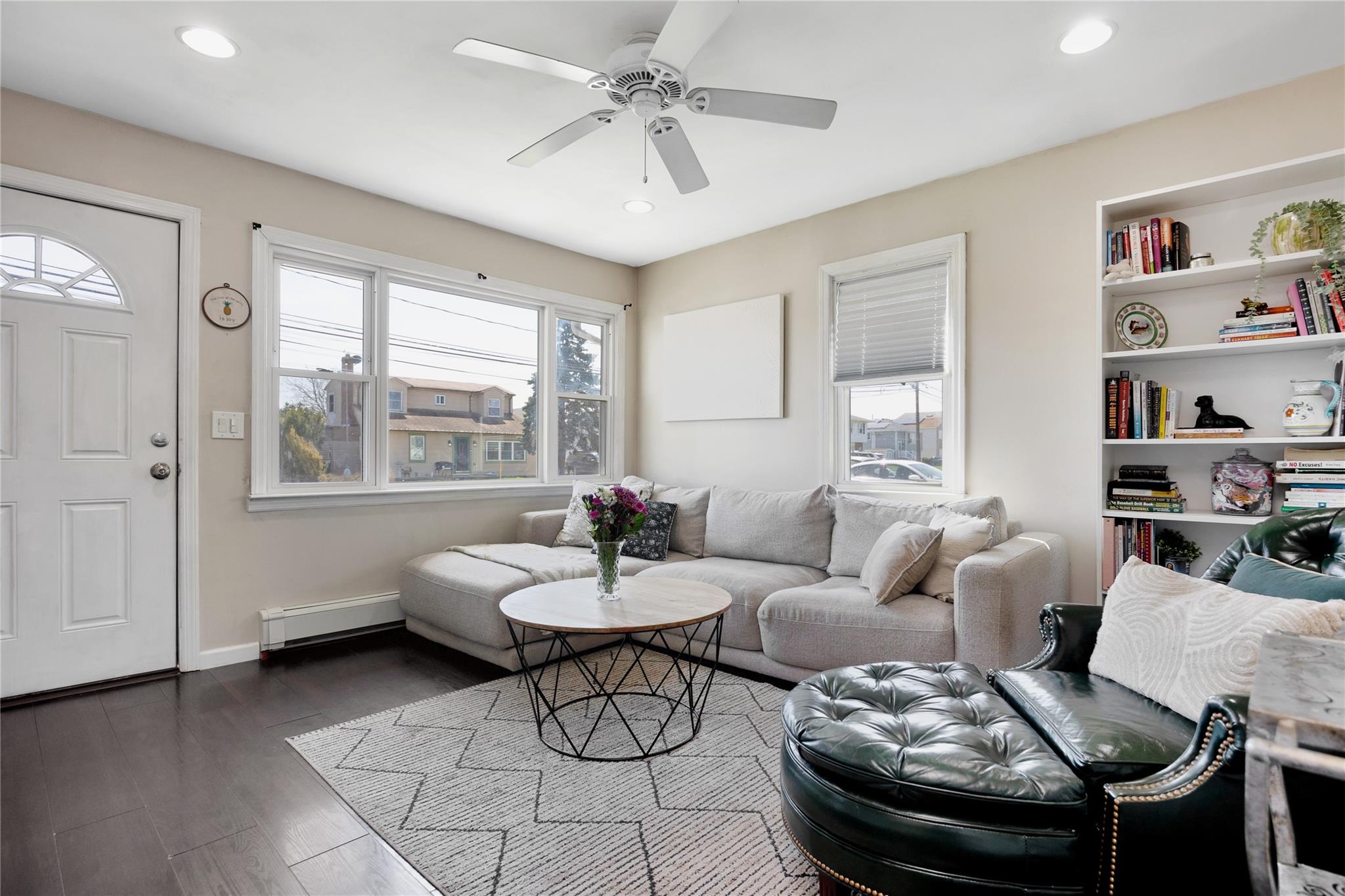 3 Kent Place, Amityville, New York image 3