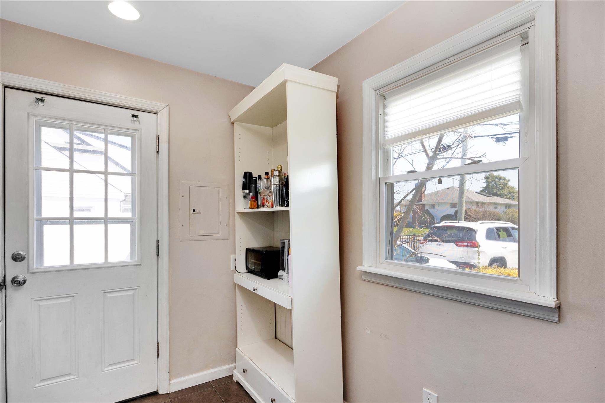 3 Kent Place, Amityville, New York image 11