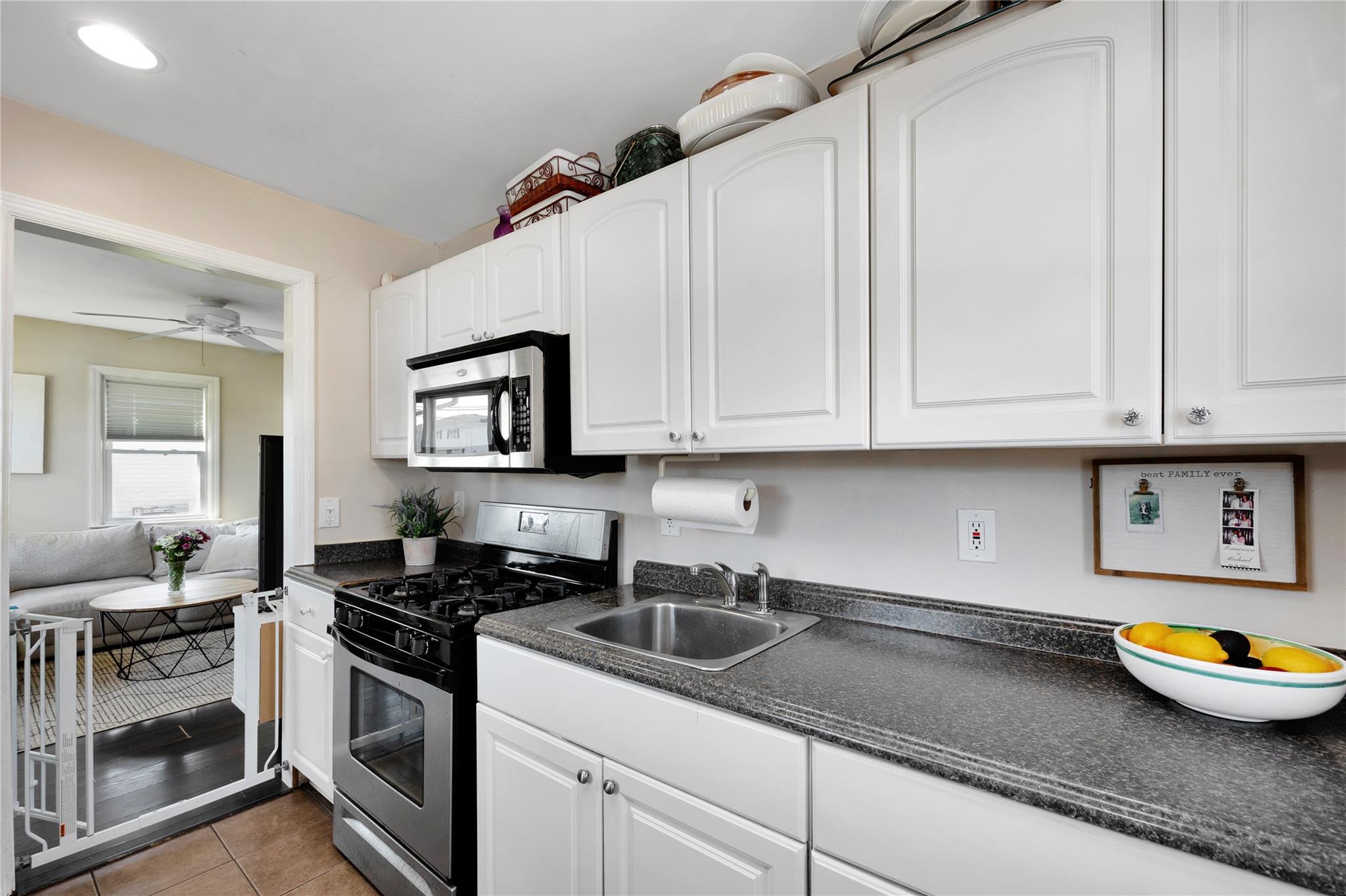 3 Kent Place, Amityville, New York image 6