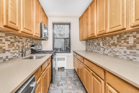 Photo of 3840 GREYSTONE Ave #1K, Bronx, NY 10463 (MLS # 928605) Photo of 3840 GREYSTONE Ave #1K, Bronx, NY 10463 (MLS # 928605)