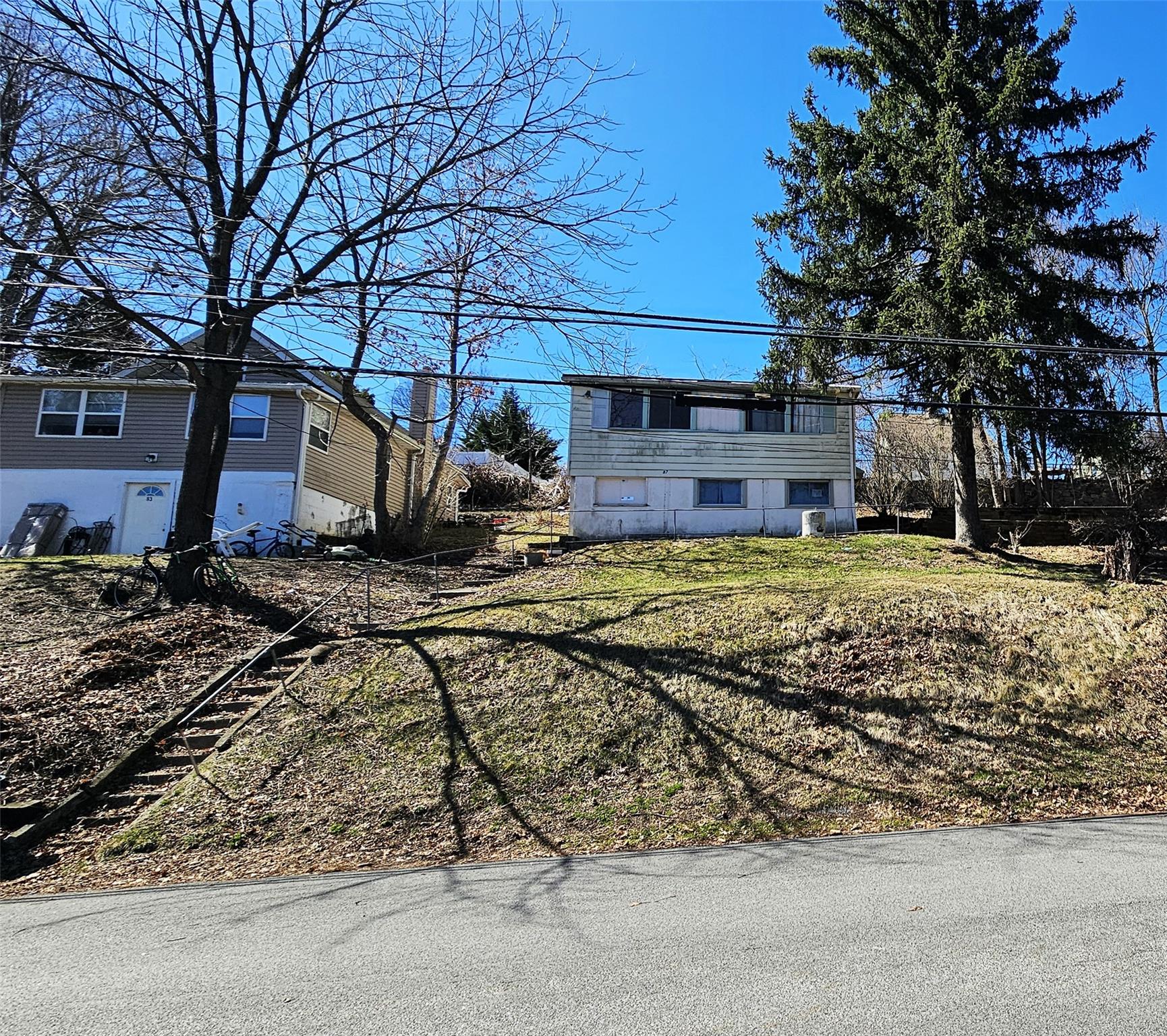87 Hewitt Street, Lake Peekskill, New York image 2