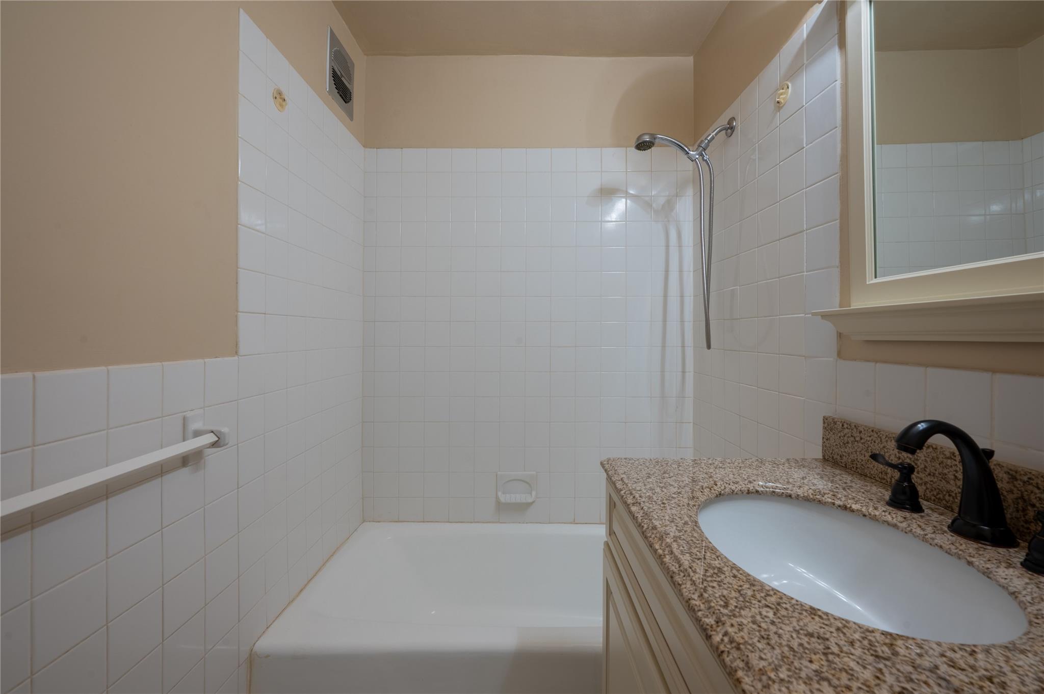 34 Pearsall Avenue #3J, Glen Cove, New York image 16