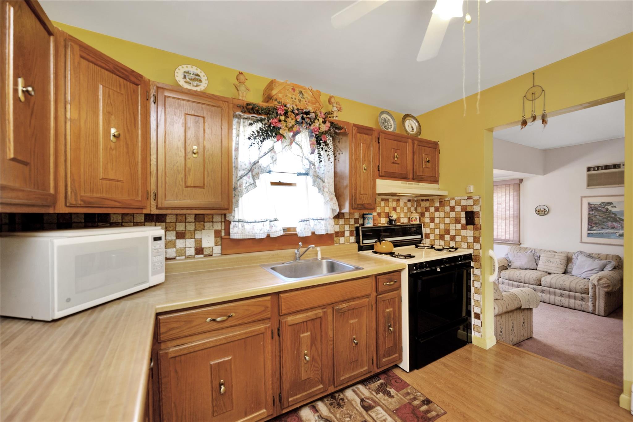 5 Krause Street, Bay Shore, New York image 7