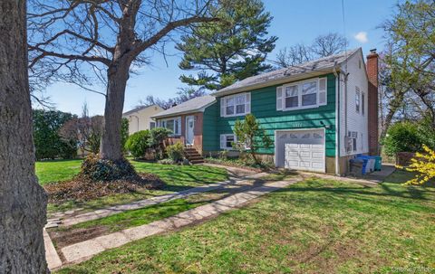 Photo of 1478 Dewey Avenue, North Bellmore, NY 11710 (MLS # 984948)