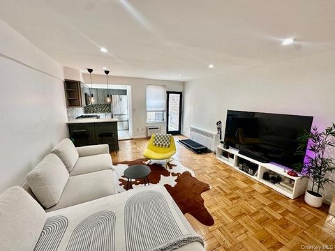 Homes For Sale - 250 N Broadway #6J<br/> Yonkers, NY 10701