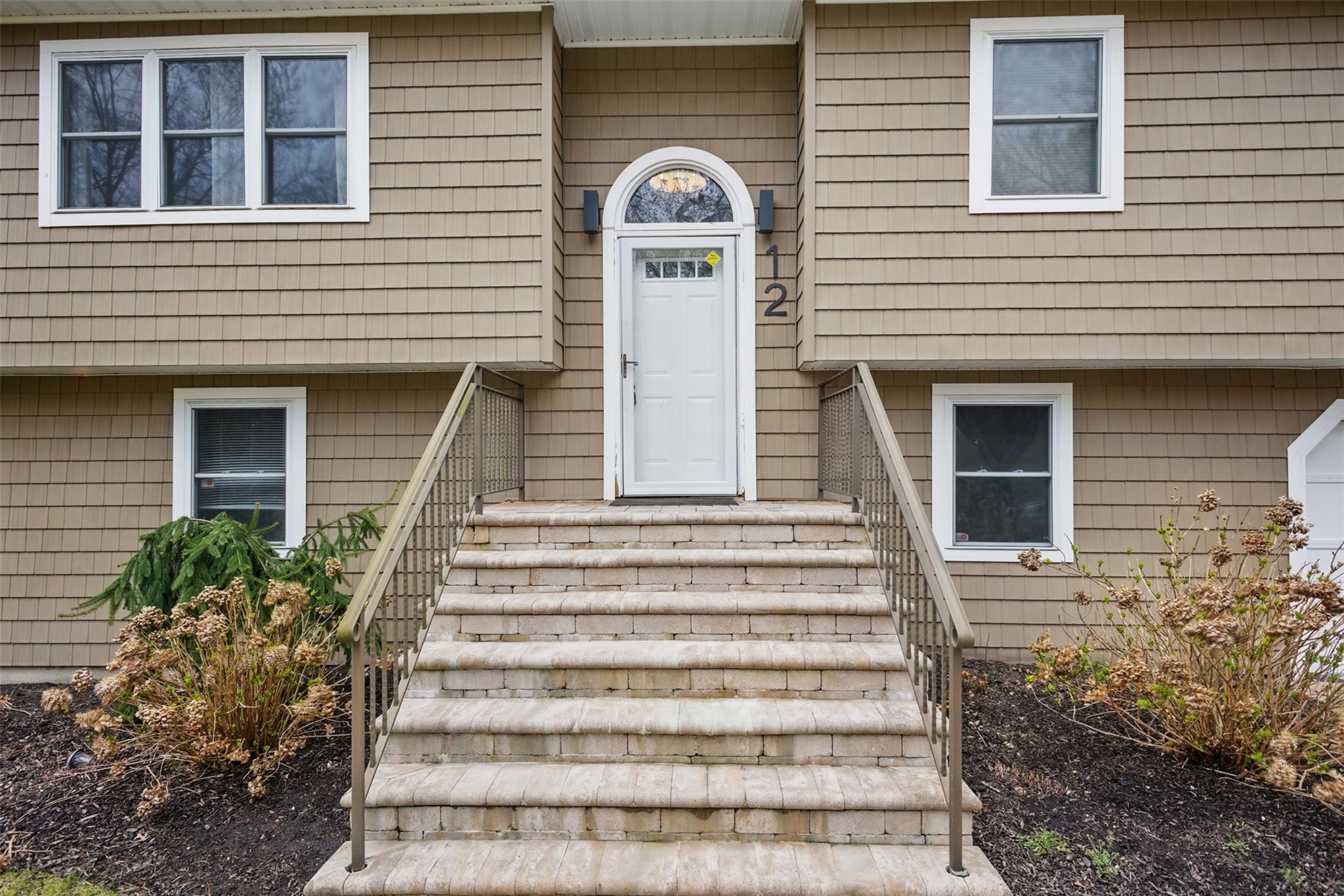 12 Lamb Place, Dix Hills, New York image 3