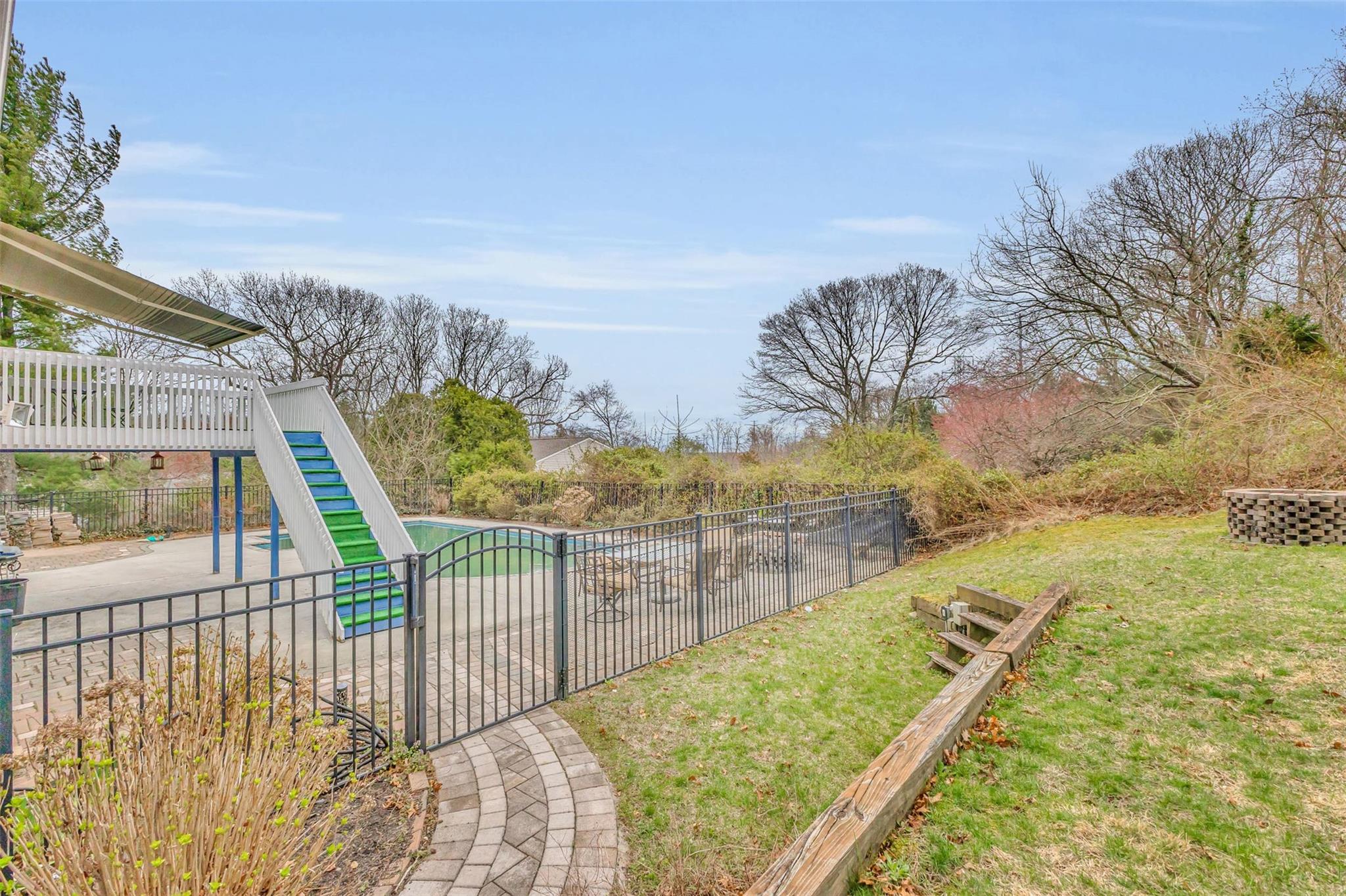 12 Lamb Place, Dix Hills, New York image 30