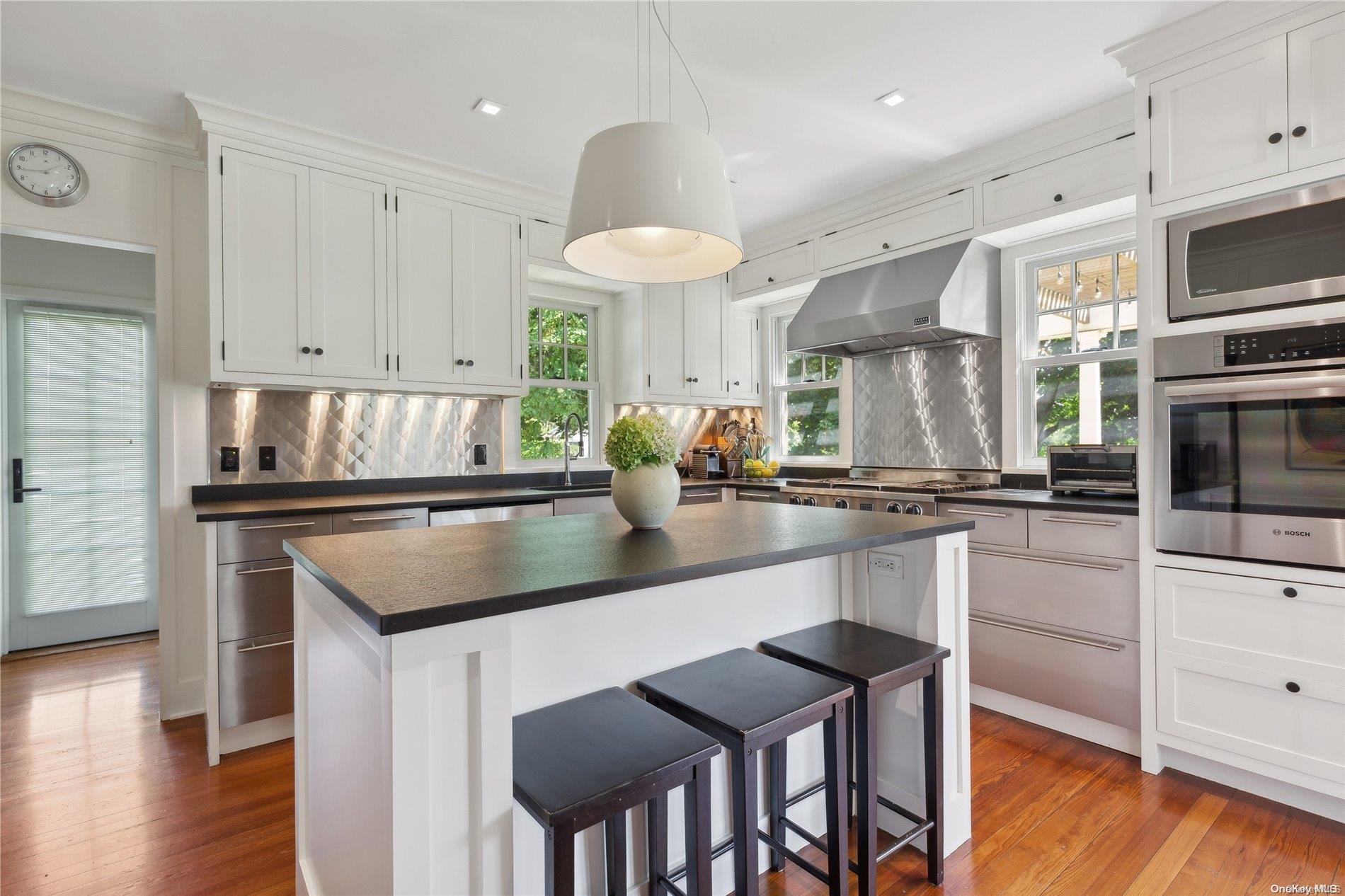 2803 Montauk Highway