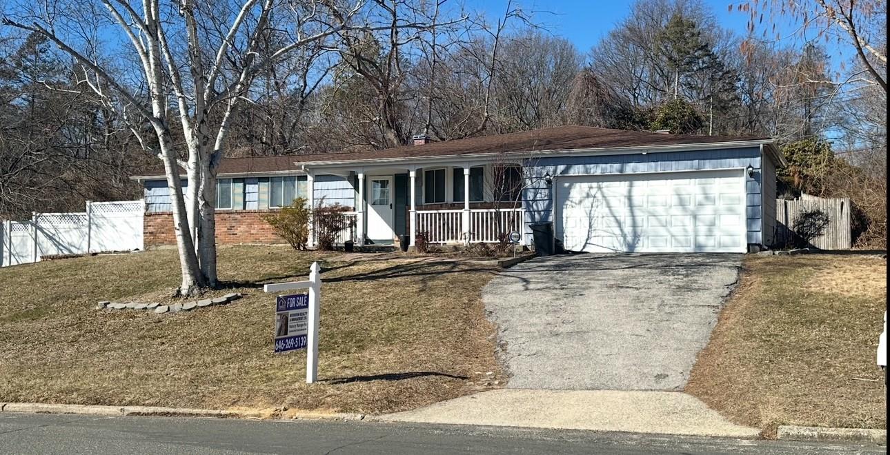 106 University Heights Drive, Stony Brook, New York image 1