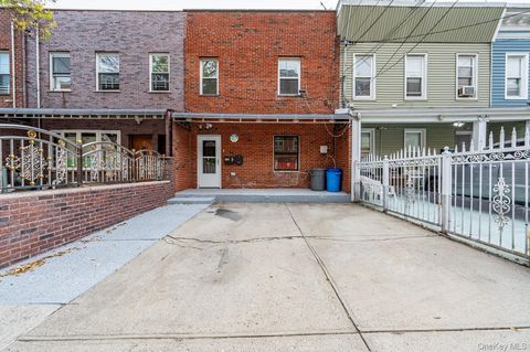 2354 Waterbury Avenue Bronx NY 10462