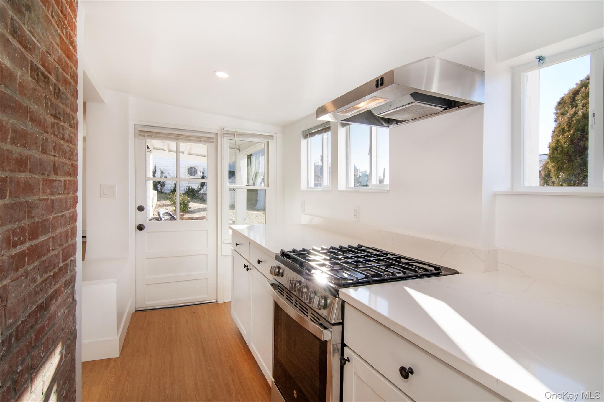 9 N Buckhout Street 1