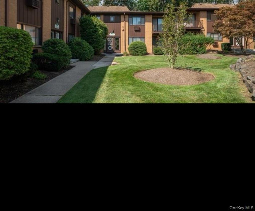 Photo of 2 W Lawrence Park Drive #12, Piermont, NY 10968 (MLS # 1015918)
