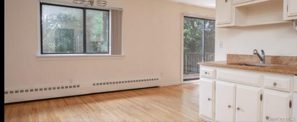 Photo of 2 W Lawrence Park Drive #12, Piermont, NY 10968 (MLS # 1015918)