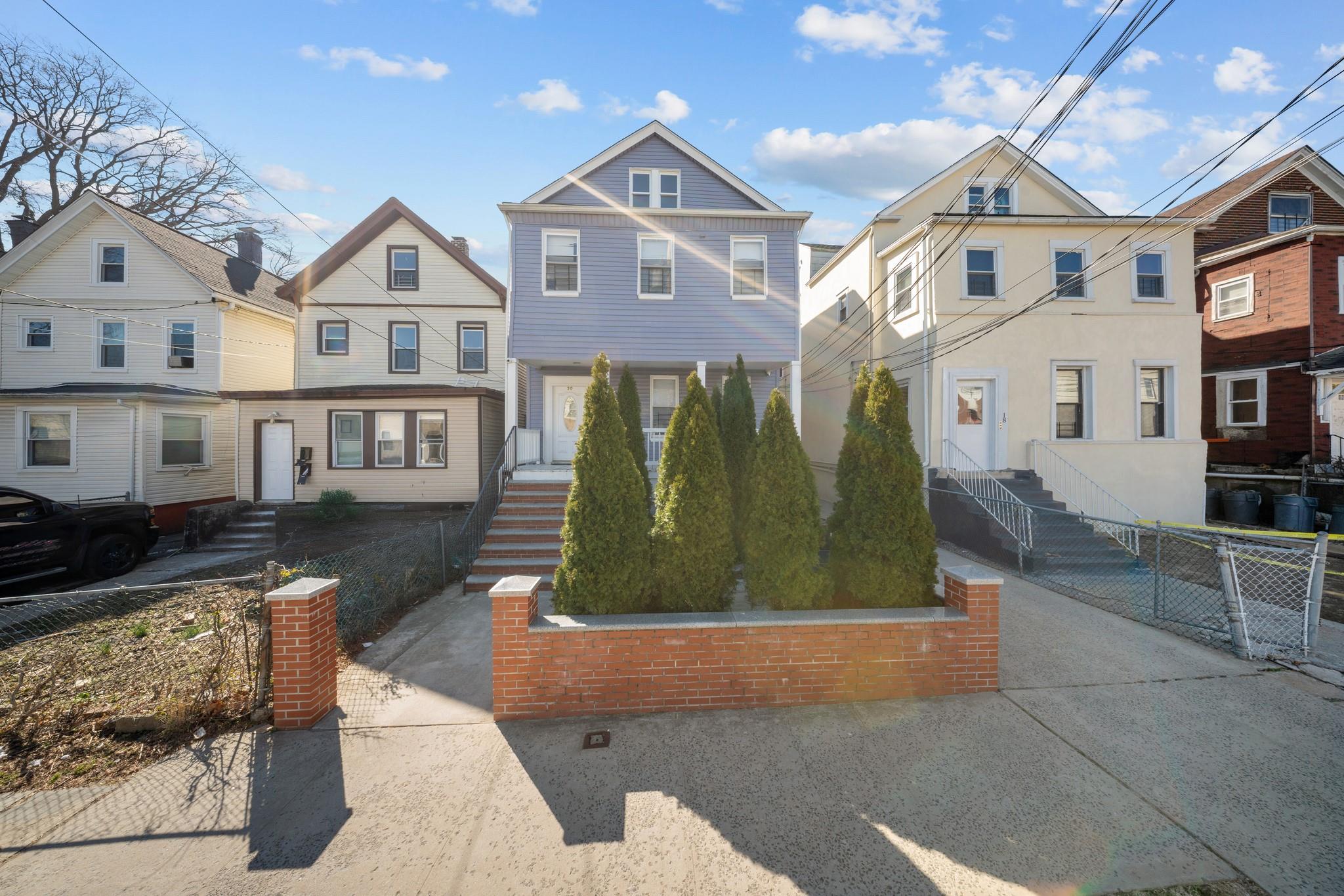 Rental Property at Monroe Street 3, Mount Vernon, New York - Bedrooms: 3 
Bathrooms: 1 
Rooms: 5  - $3,250 MO.