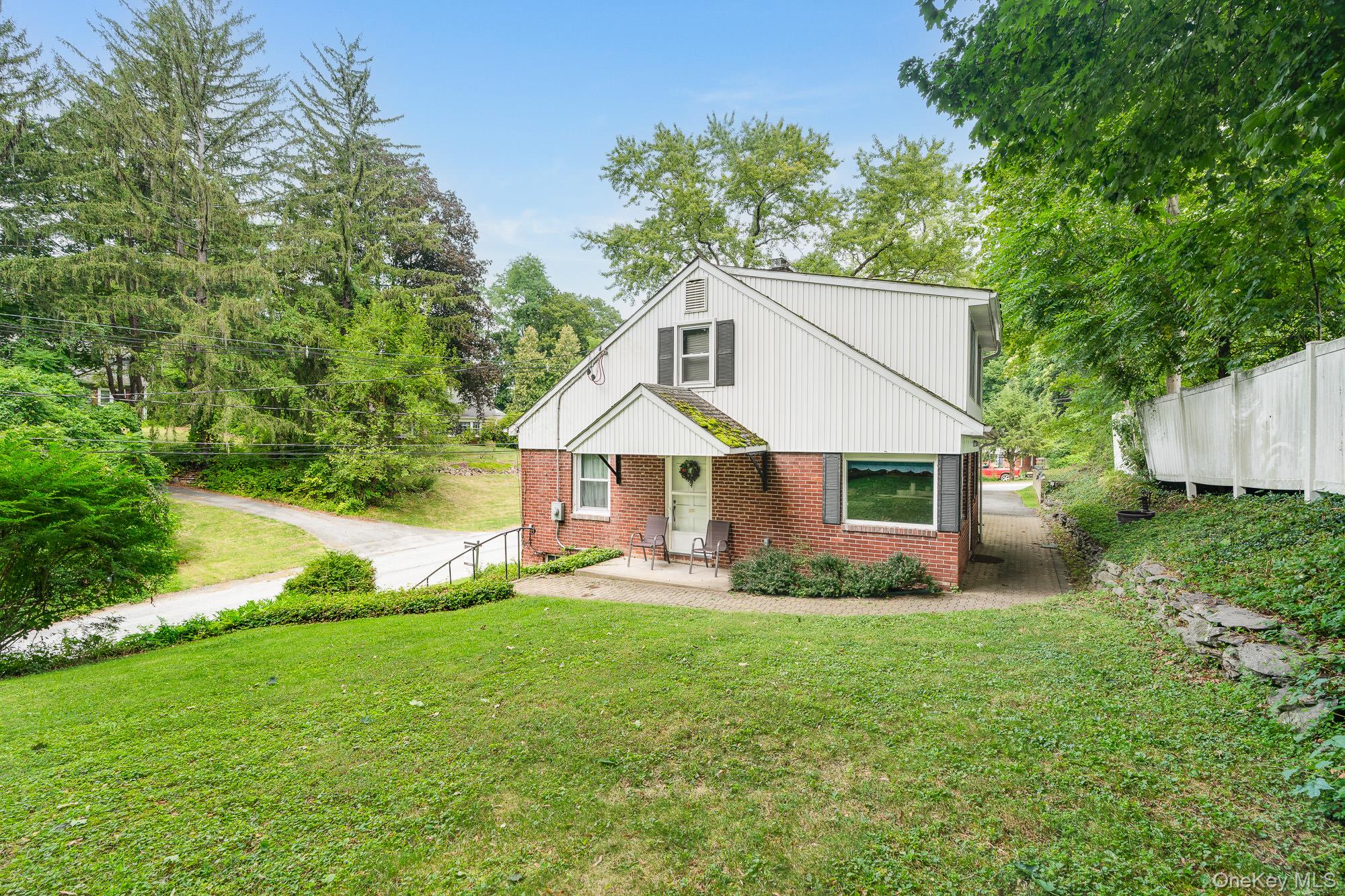 14 Schoolhouse Lane