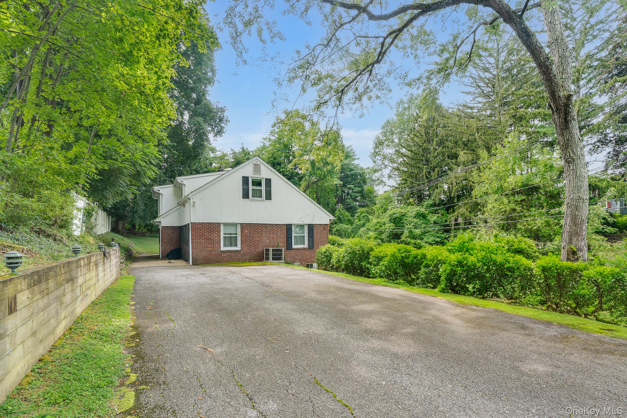14 Schoolhouse Lane