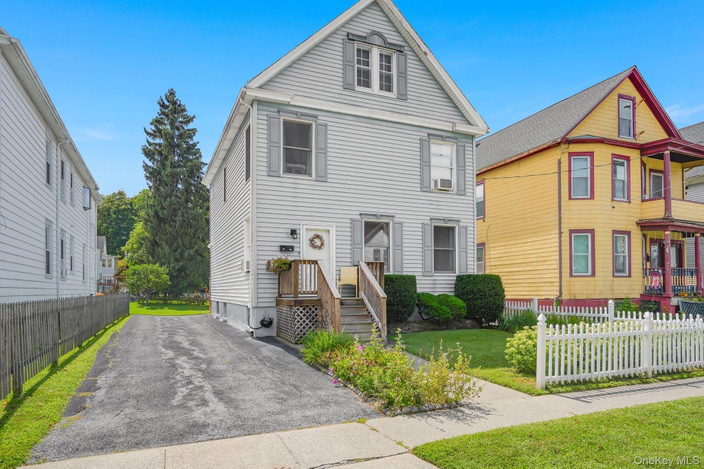 Photo of 25 Taylor Avenue, Poughkeepsie, NY 12601 (MLS # 1042187)