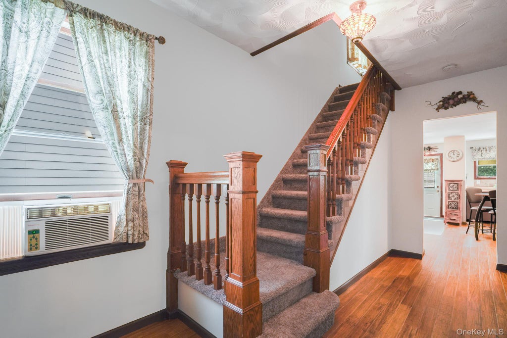 Photo of 25 Taylor Avenue, Poughkeepsie, NY 12601 (MLS # 1042187)
