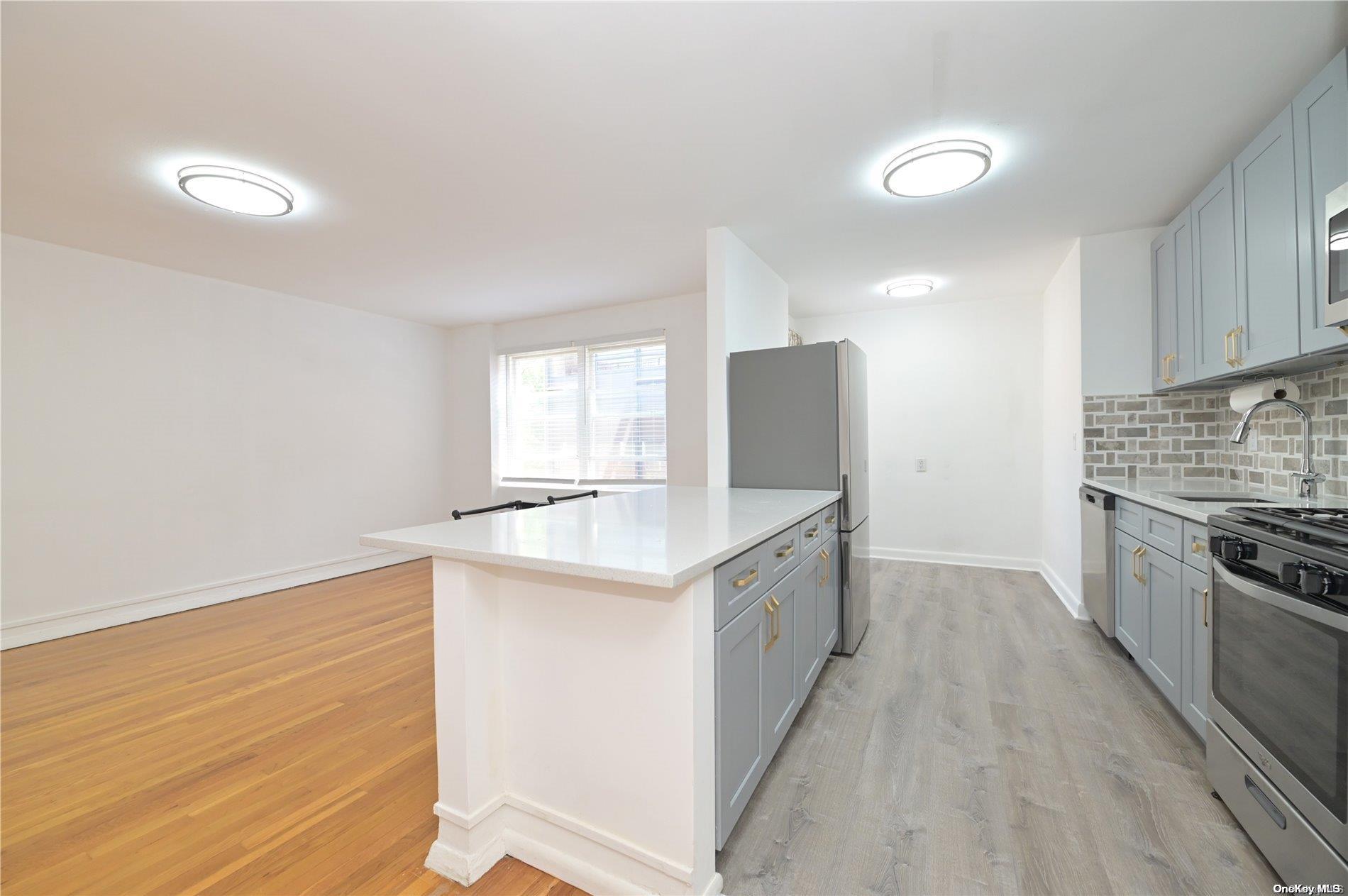 30 Stoner Avenue #3R, Great Neck, New York image 5