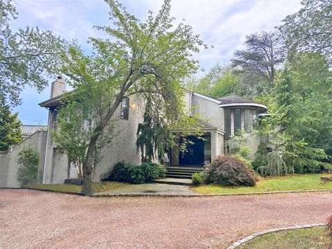 6 Bostwick Lane Old Westbury NY 11568