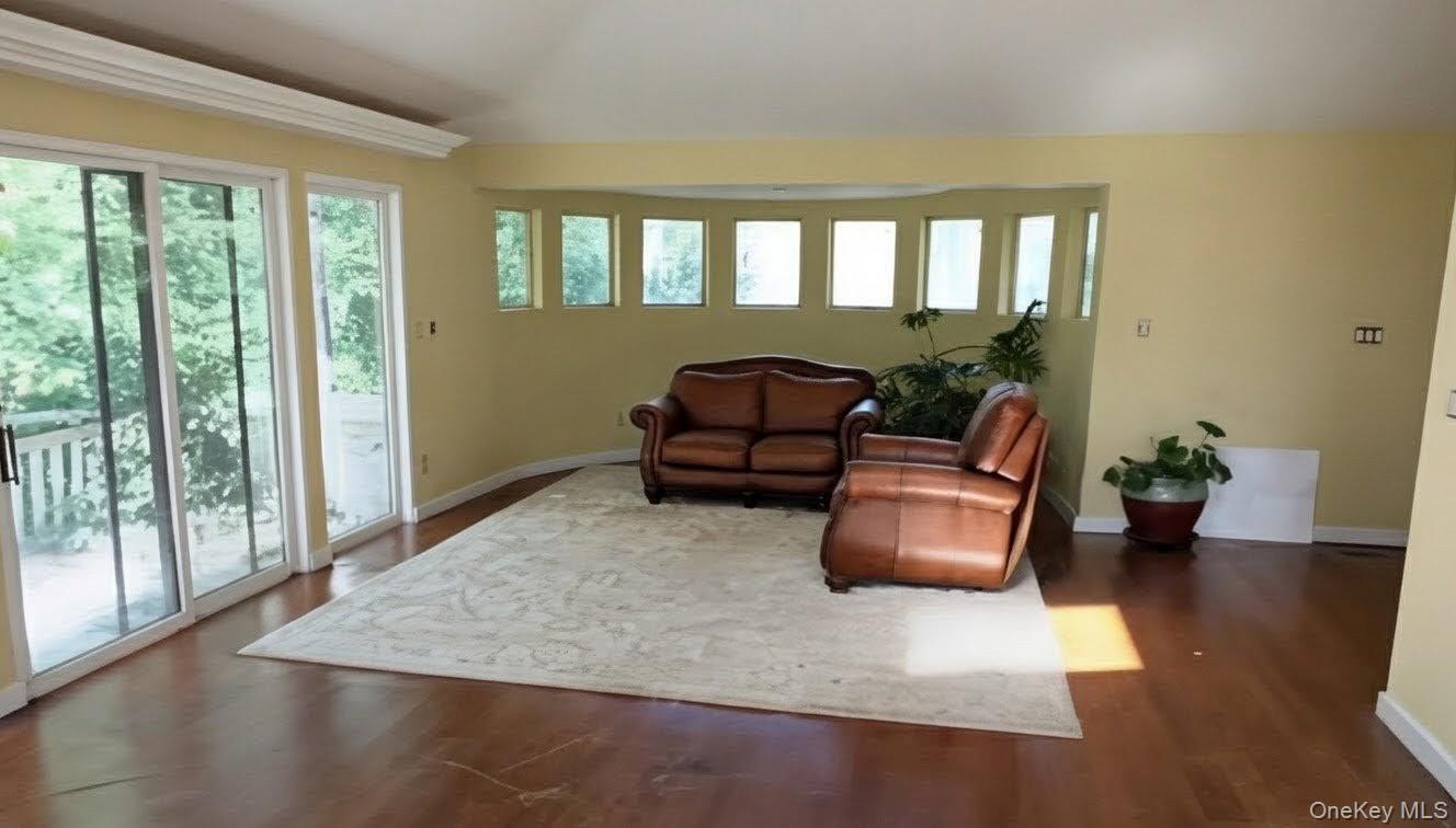 6 Bostwick Lane