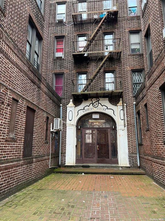 75th Street St A1, Ozone Park, Queens, NY - 2 Bedrooms  
1 Bathrooms  
5 Rooms - 