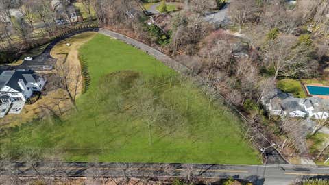 36 Cow Neck Road Sands Point NY 11050