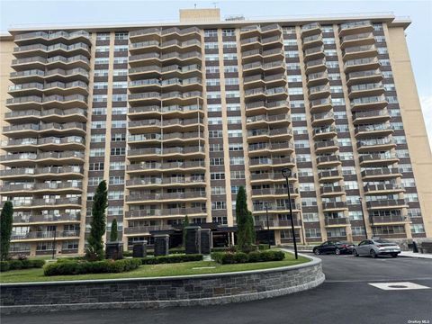 Photo of 17-85 215 Street #4J, Bayside, NY 11360 (MLS # L3564401)