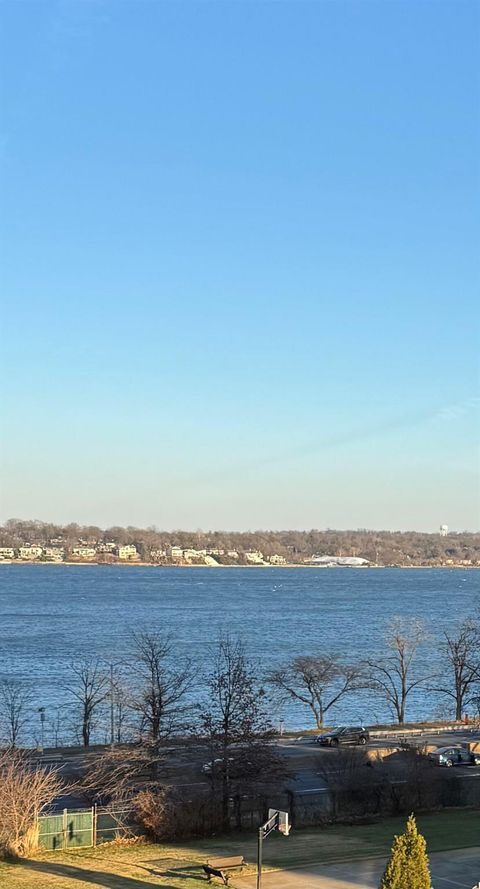 17-85 215 Street Unit 4J, Bayside, NY 11360 - MLS#: L3564401