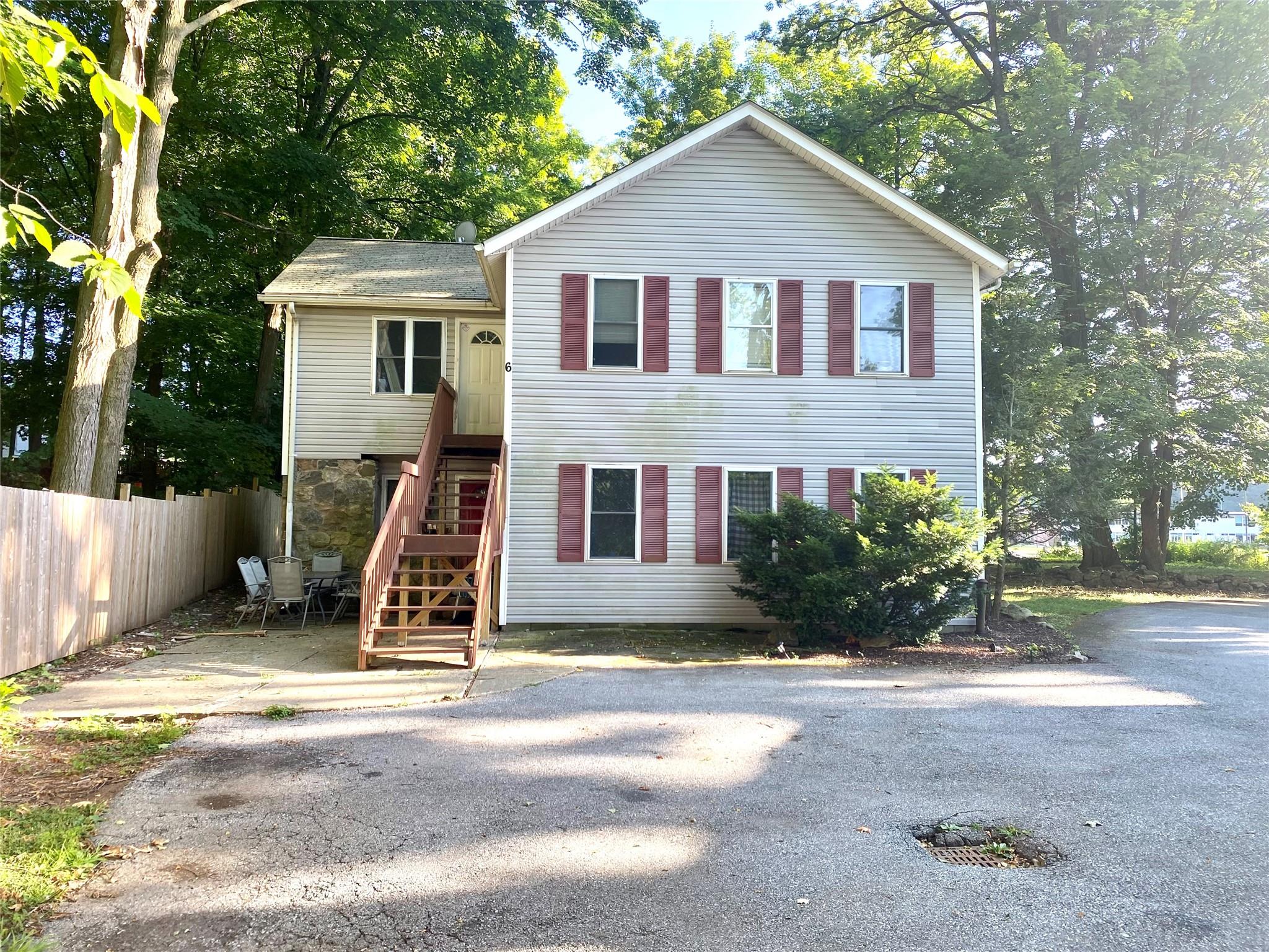 E Main Street 6, Shrub Oak, New York - 3 Bedrooms  
2 Bathrooms  
6 Rooms - 