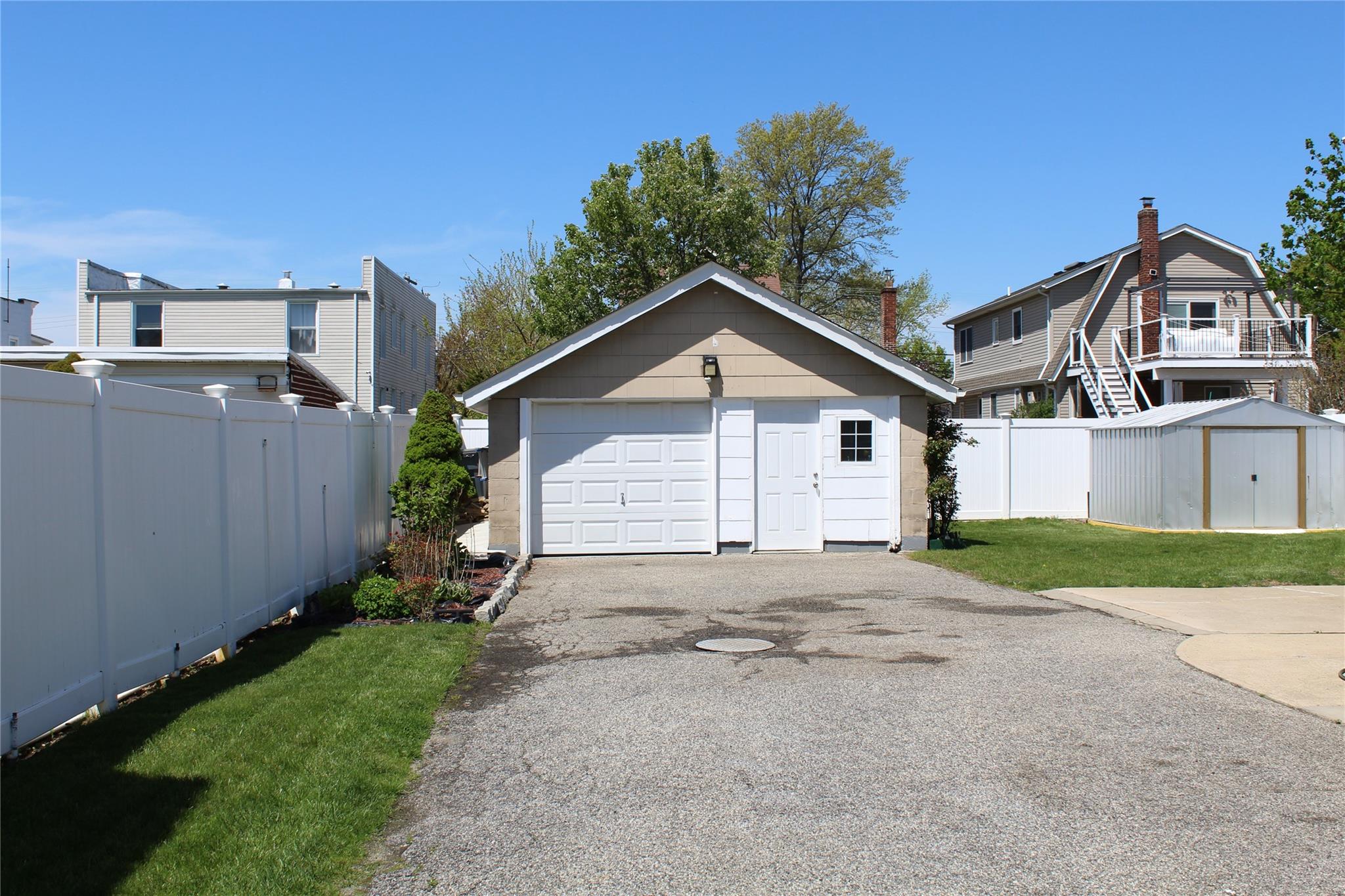 49 N Maple Street, Farmingdale, New York image 4