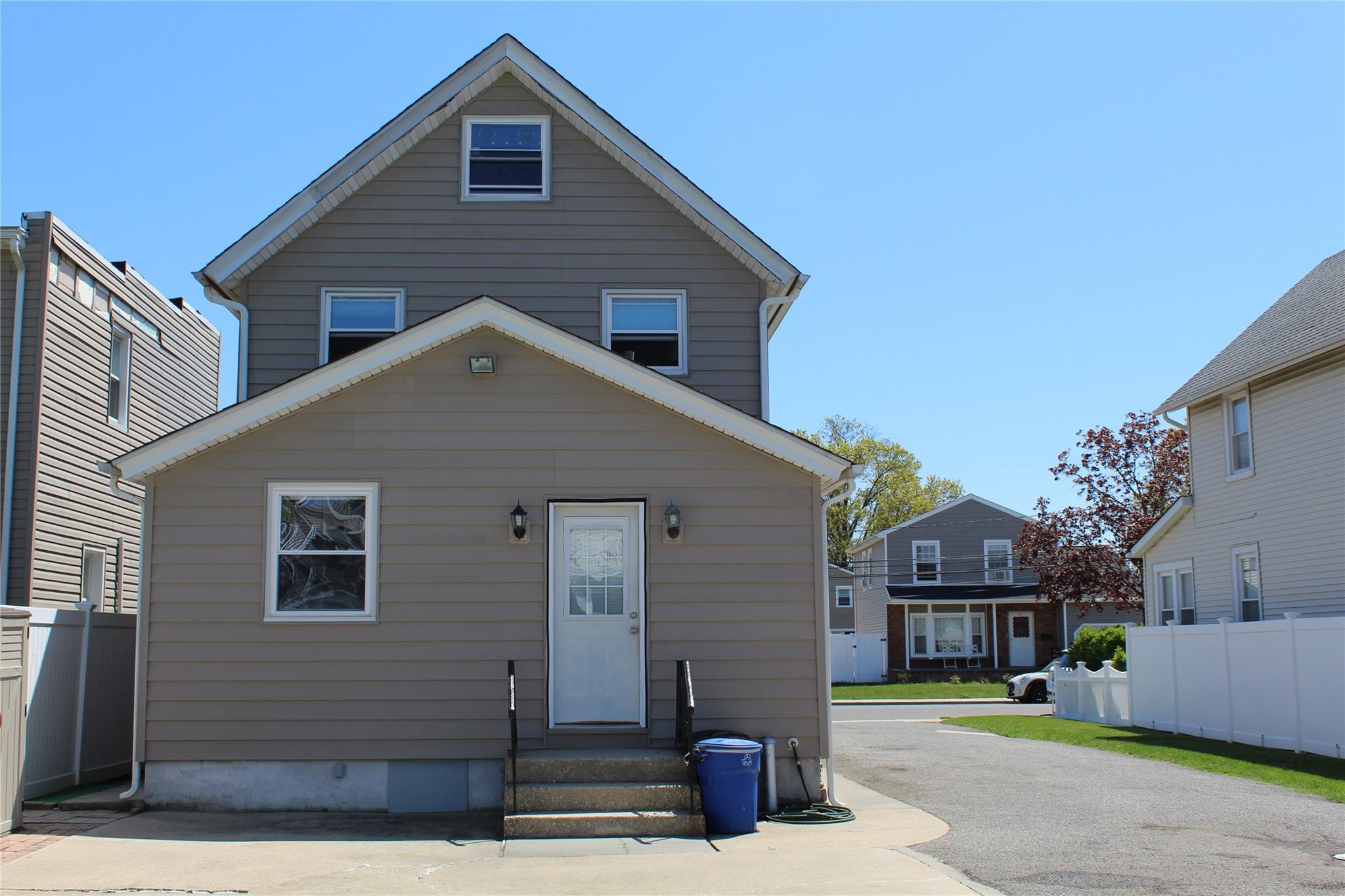 49 N Maple Street, Farmingdale, New York image 3
