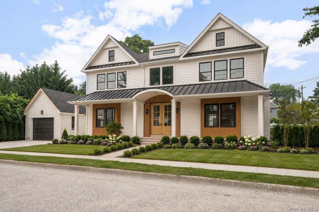 Photo of 26 Belleview Avenue, Port Washington, NY 11050 (MLS # 1037375)