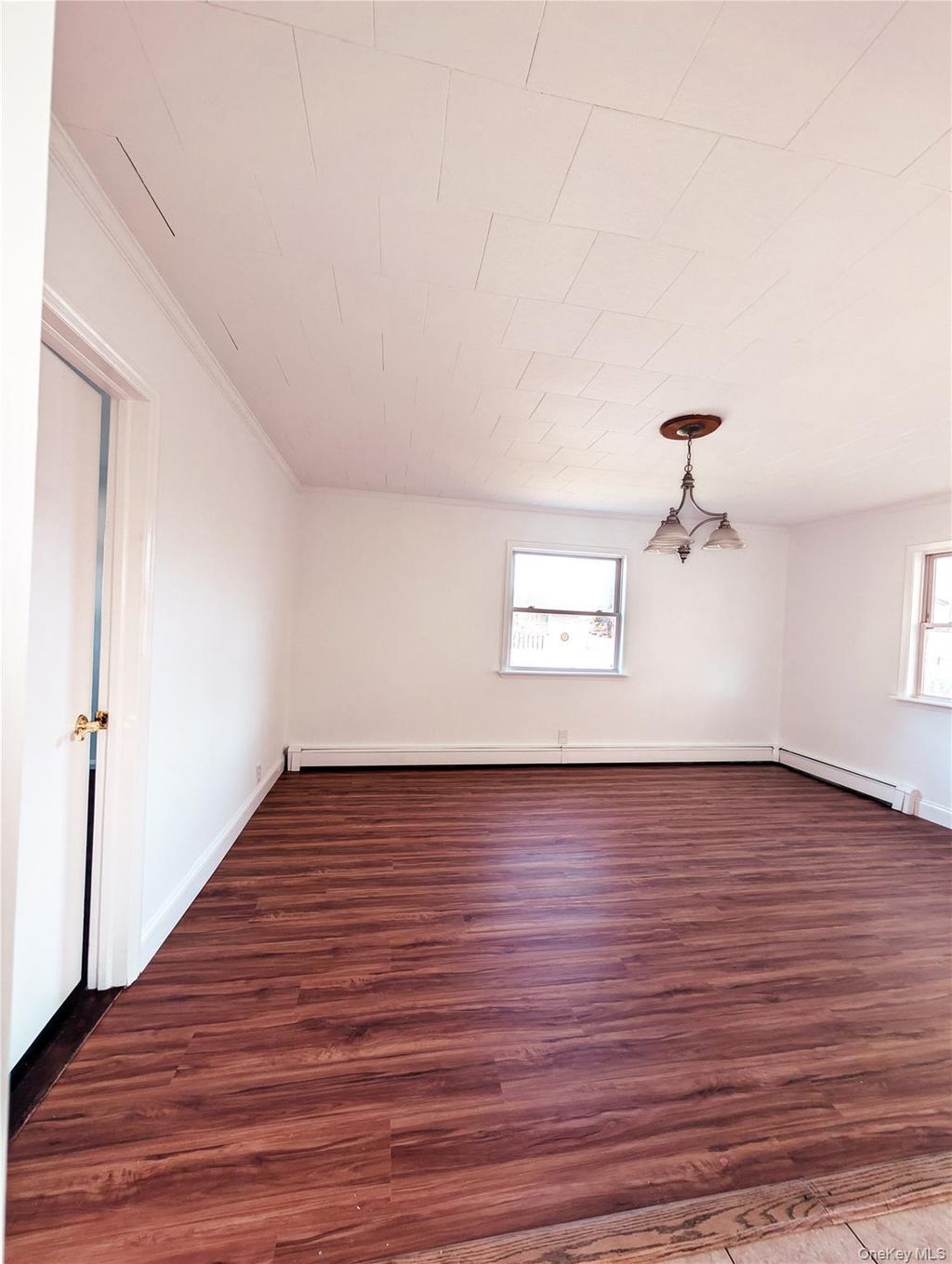 Photo of 246 15th St, West Babylon, NY 11704 (MLS # 953449)