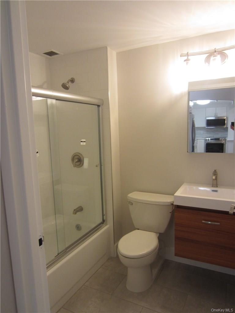 123 Mamaroneck Avenue 111