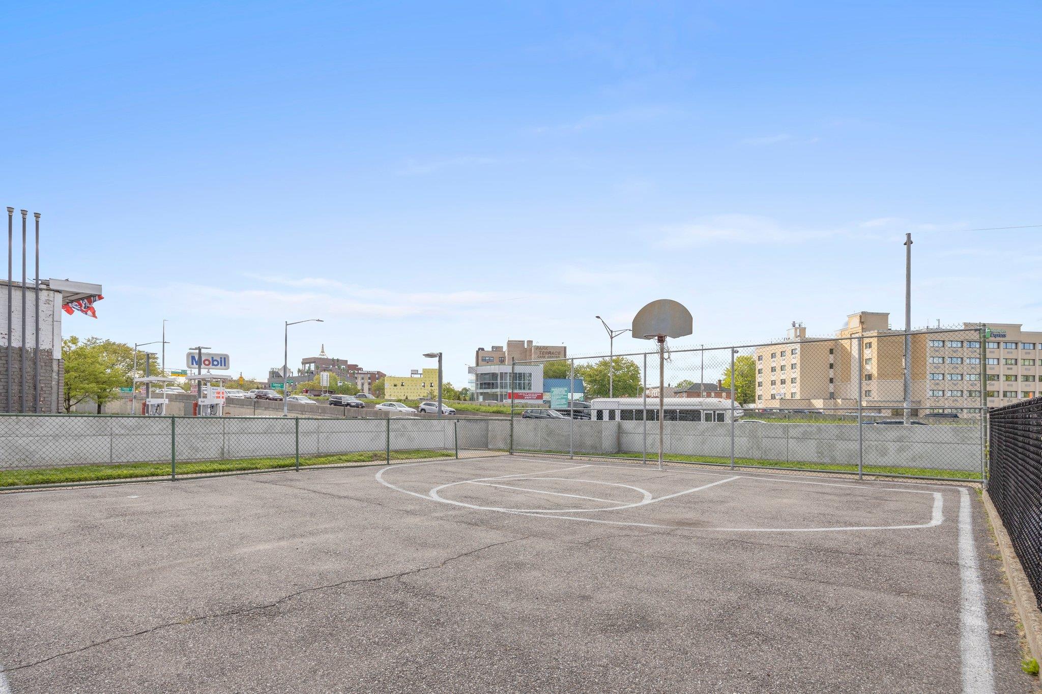 61-20 Grand Central Parkway Pkwy #A901, New York, New York image 8
