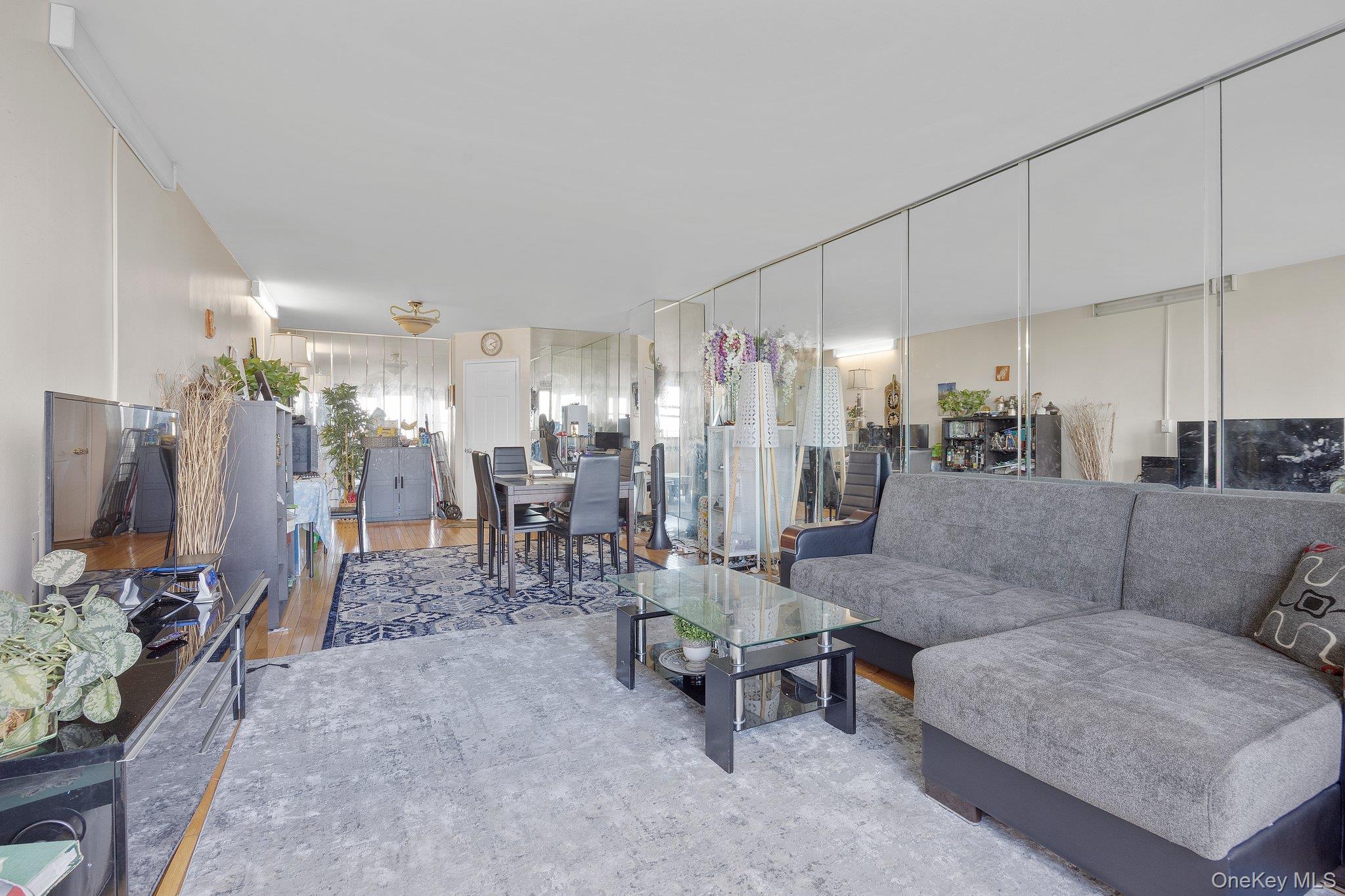 61-20 Grand Central Parkway #A901