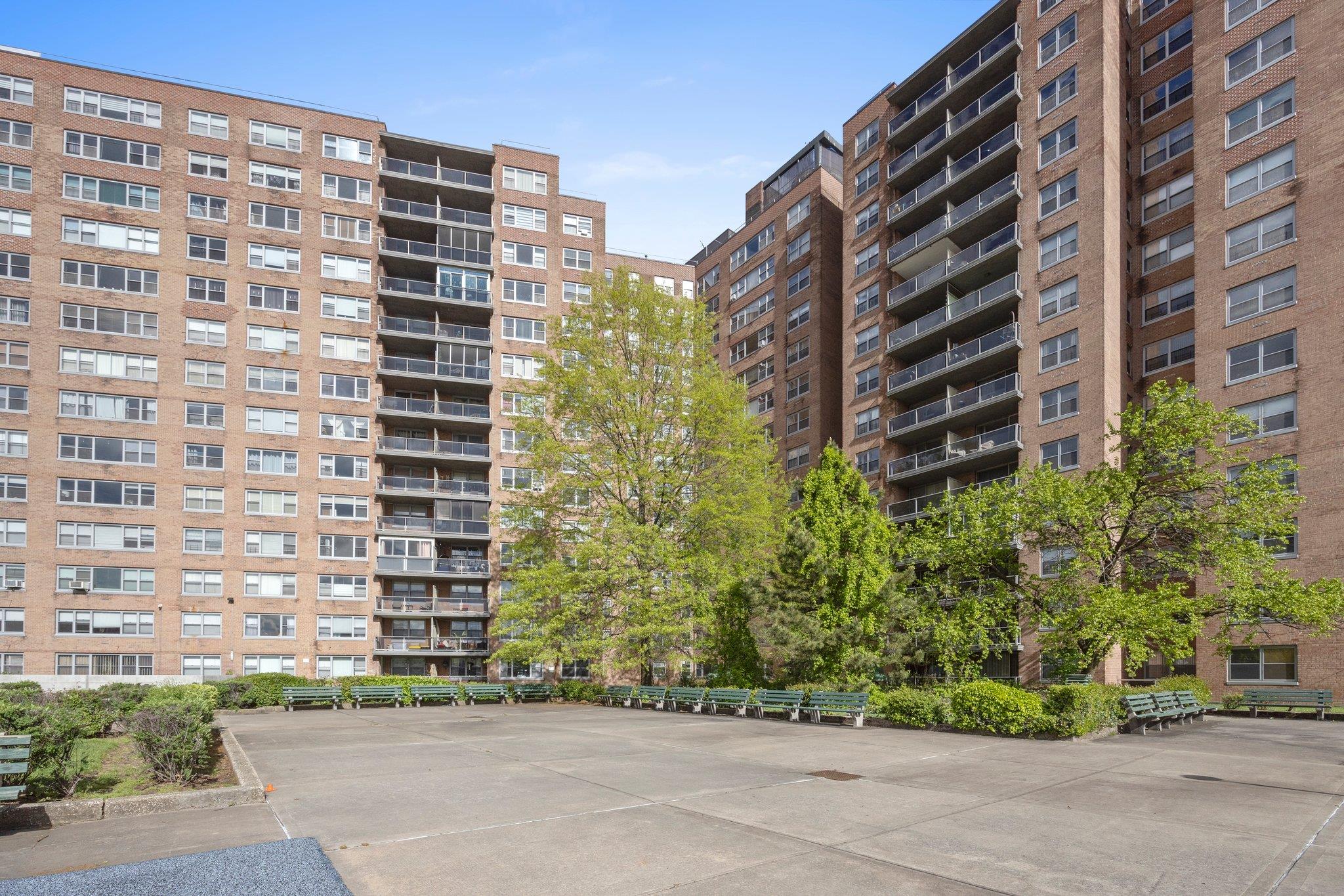 61-20 Grand Central Parkway Pkwy #A901, New York, New York image 9