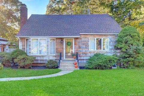 Photo of 52 Linden Lane, Shirley, NY 11967 (MLS # 1064544)