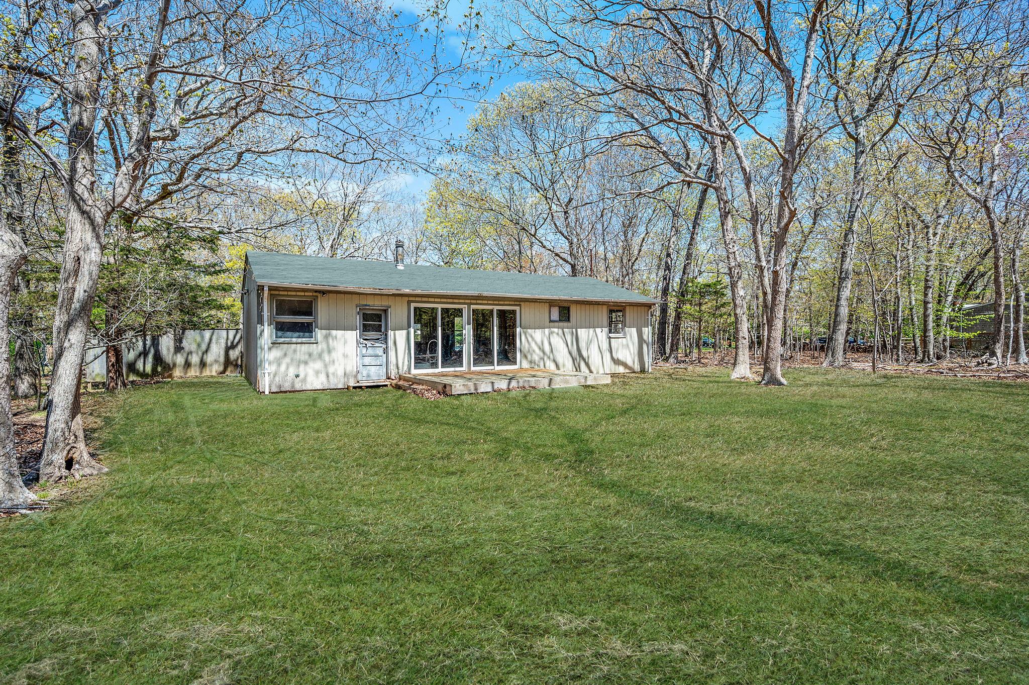 80 Runnymede Drive, East Hampton, New York image 13