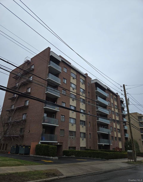 Homes For Sale - 395 Westchester Avenue Ave #4K<br/> Port Chester, NY 10573